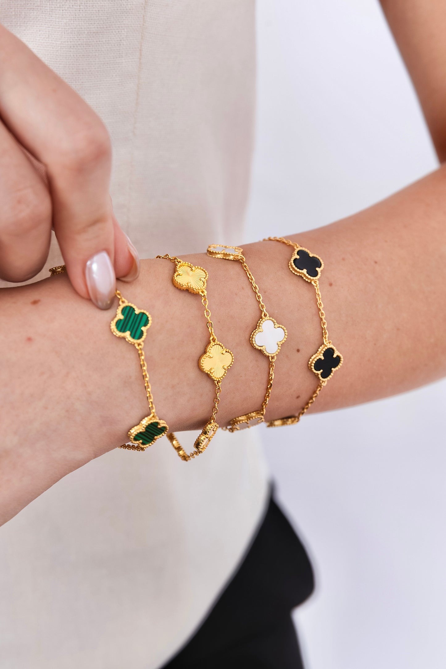 PULSERA TRÉBOL NÁCAR