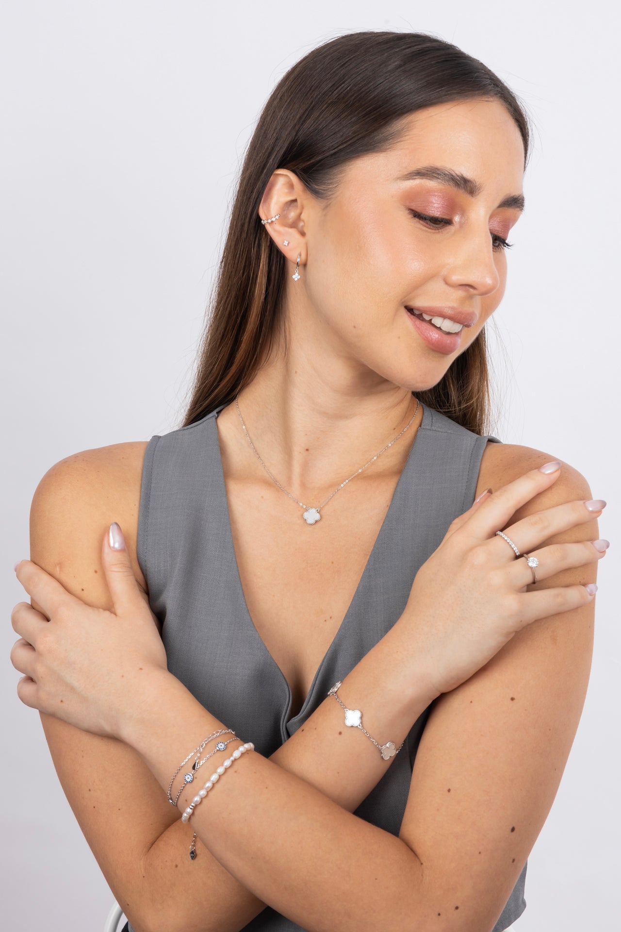 COLLAR TRÉBOL NÁCAR PLATA
