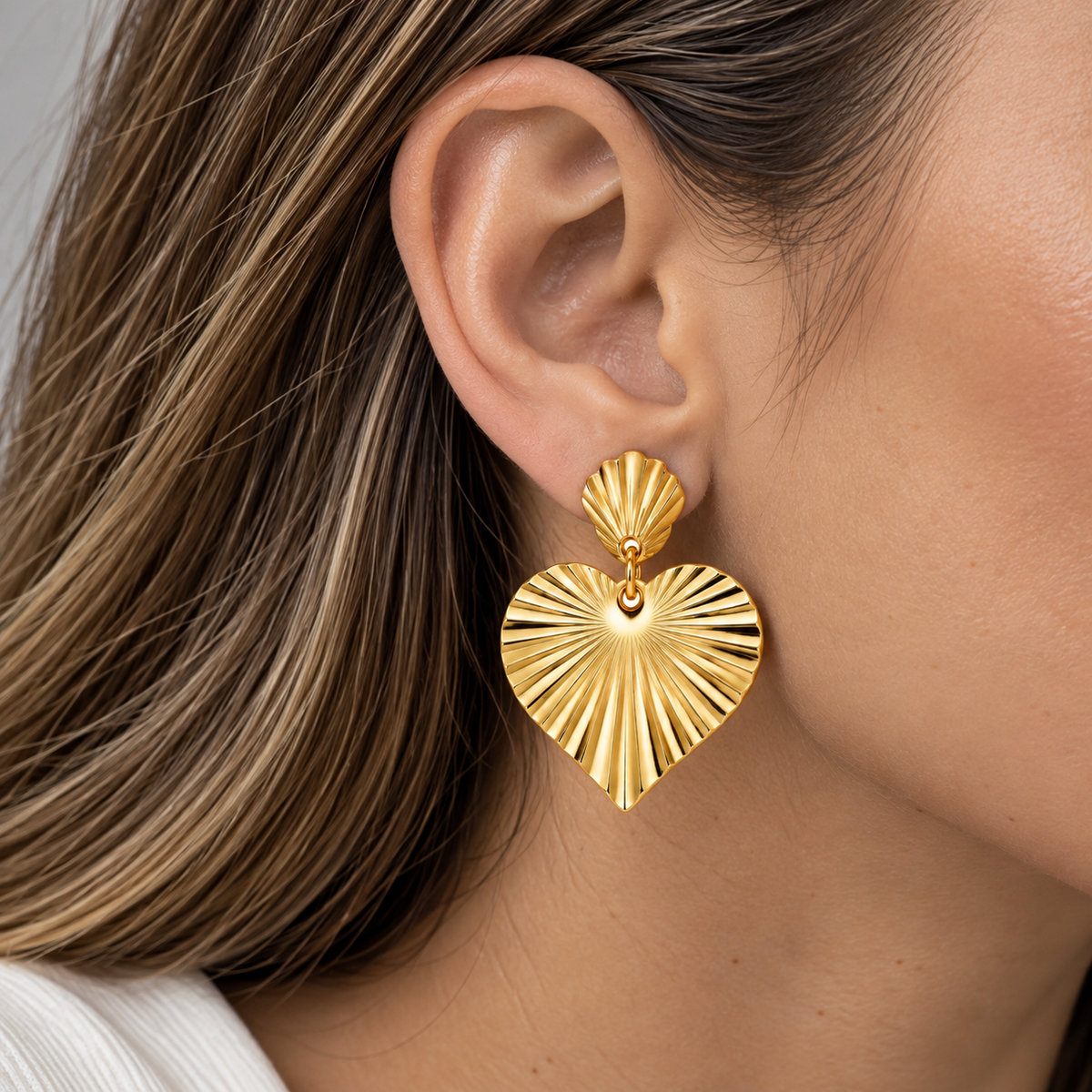 ARETES AMORE