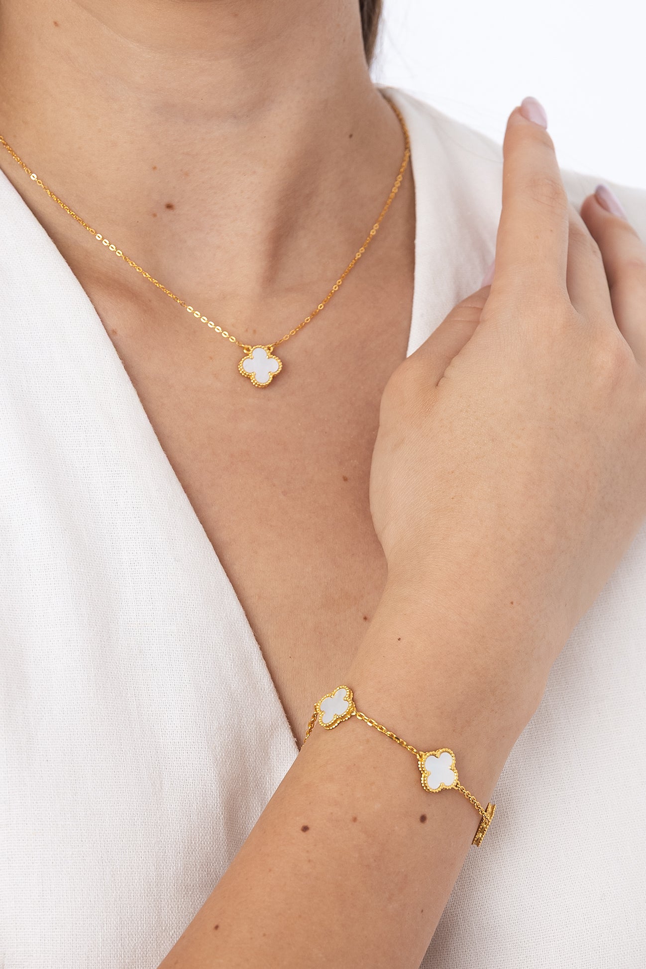 PULSERA TRÉBOL NÁCAR