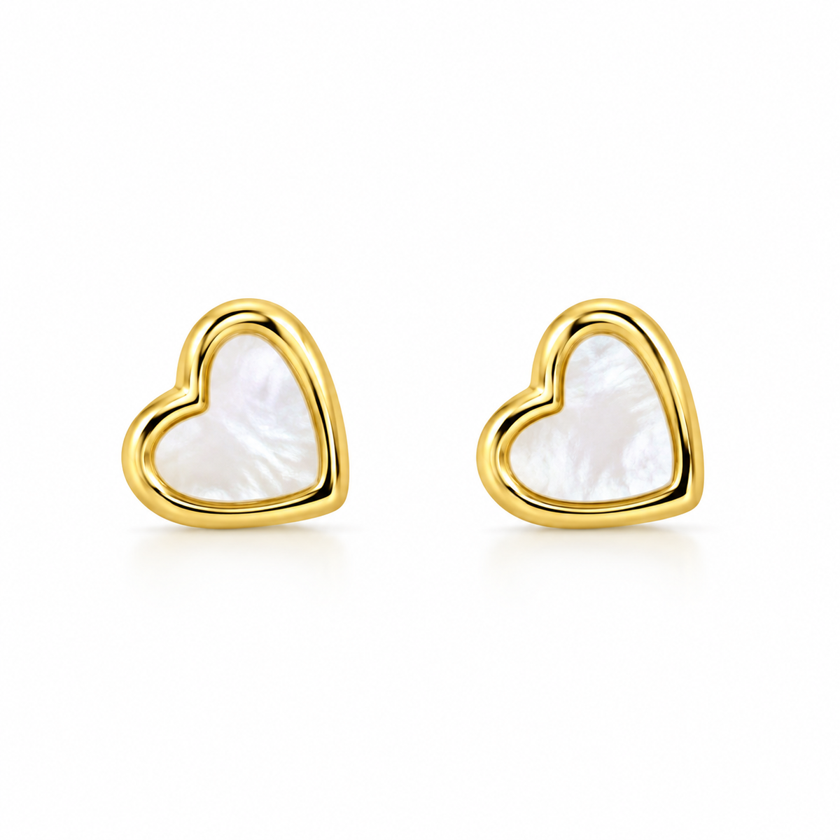 ARETES CORAZÓN NÁCAR